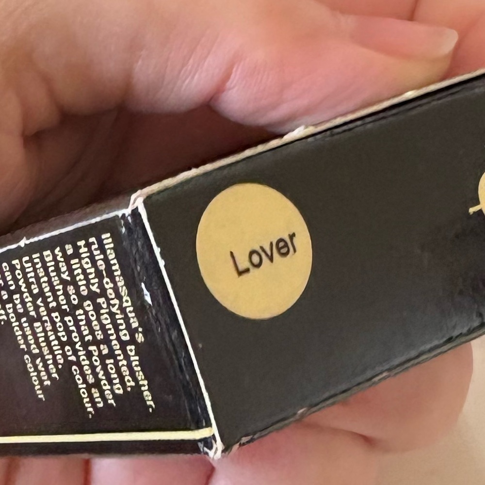 Illamasqua powder blush in Lover - Picture 2 of 2